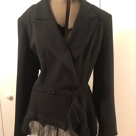 Ivan Grundahl Jackets & Blazers - Ivan Grundahl beautiful black jacket with tool bottom never worn.